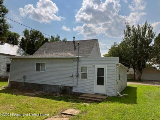 308 N MAPLE ST, HEBRON, ND 58638, photo 3 of 32