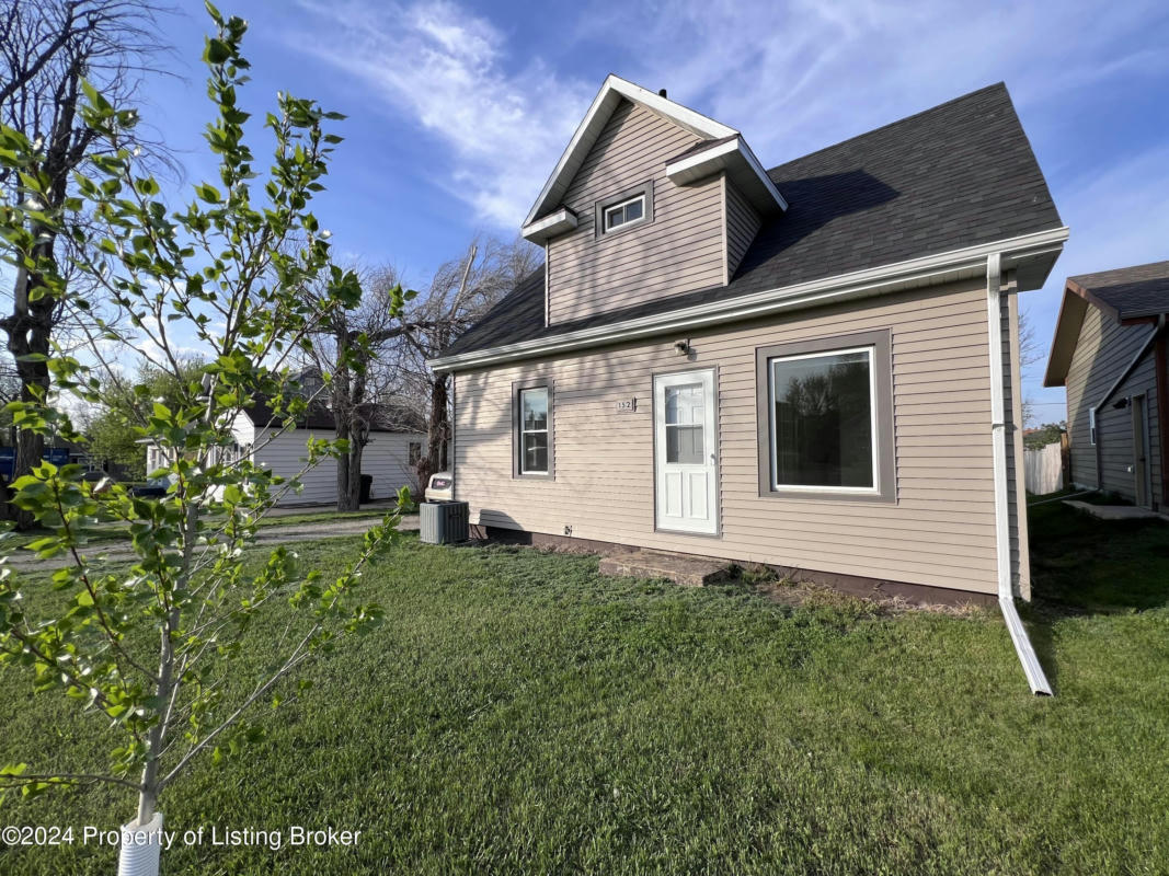 152 2ND AVE NW, KILLDEER, ND 58640, photo 1 of 36