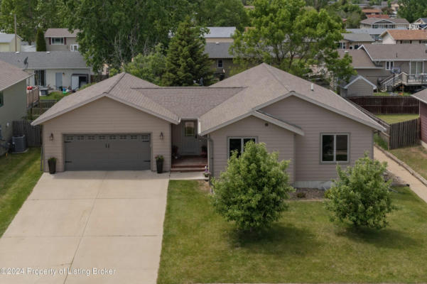 640 4TH AVE SE, DICKINSON, ND 58601 - Image 1