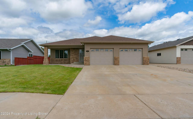 166 18TH AVE W, DICKINSON, ND 58601 - Image 1