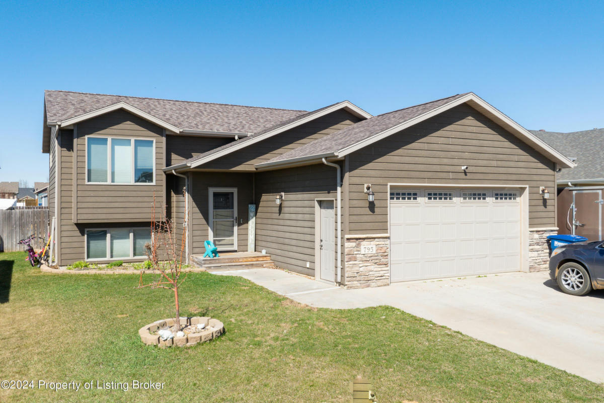 795 17TH AVE E, DICKINSON, ND 58601, photo 1 of 34