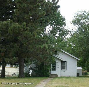 953 3RD AVE W, DICKINSON, ND 58601 - Image 1