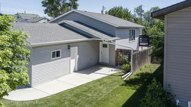27 4TH AVE SE, DICKINSON, ND 58601 - Image 1