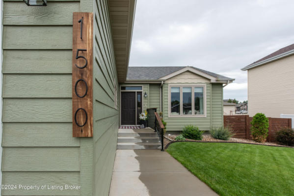 1500 15TH ST W, DICKINSON, ND 58601 - Image 1