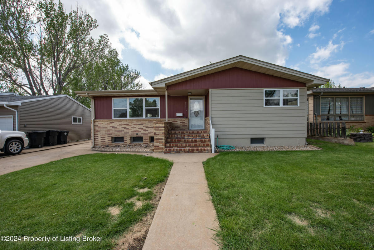 937 SIMS ST, DICKINSON, ND 58601, photo 1 of 65