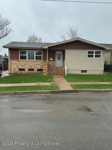 937 SIMS ST, DICKINSON, ND 58601, photo 1 of 57